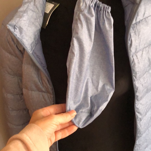 🍁Eddie Bauer down jacket in a pouch others colors will be available soon! - Picture 3 of 3